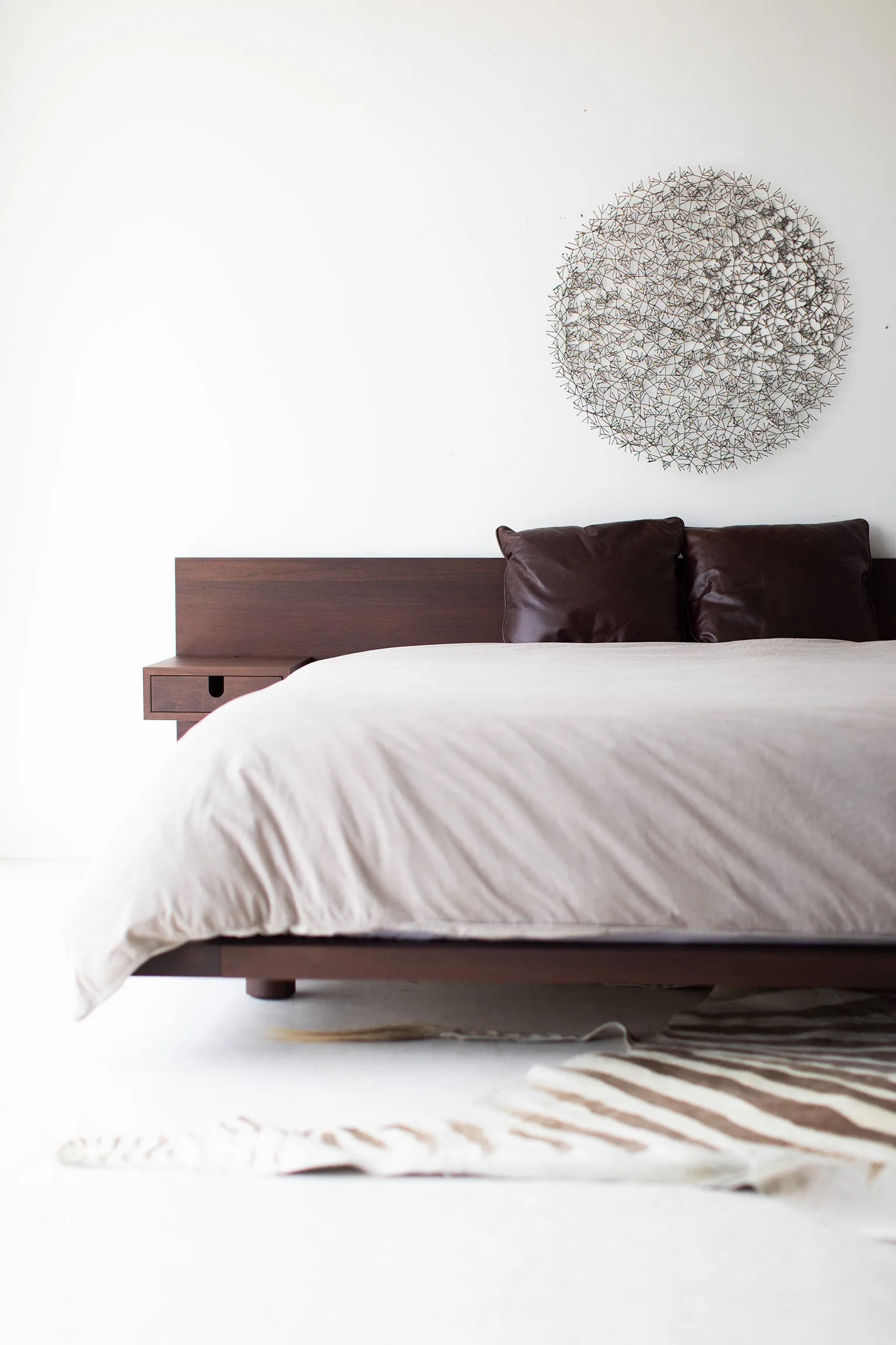 Modern Platform Bed in Walnut - 1621