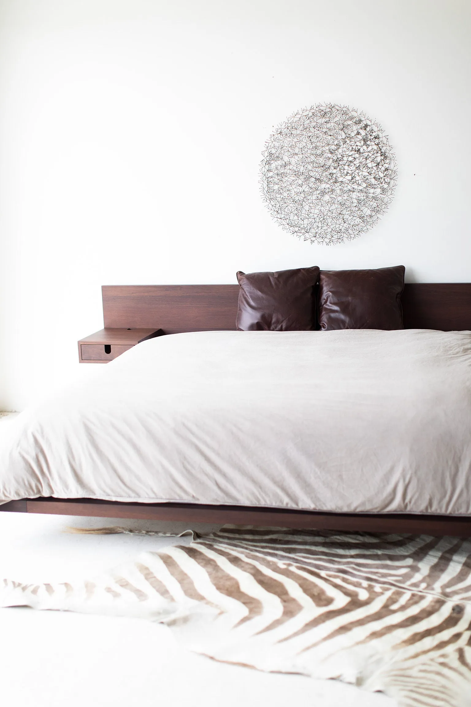 Modern Platform Bed in Walnut - 1621